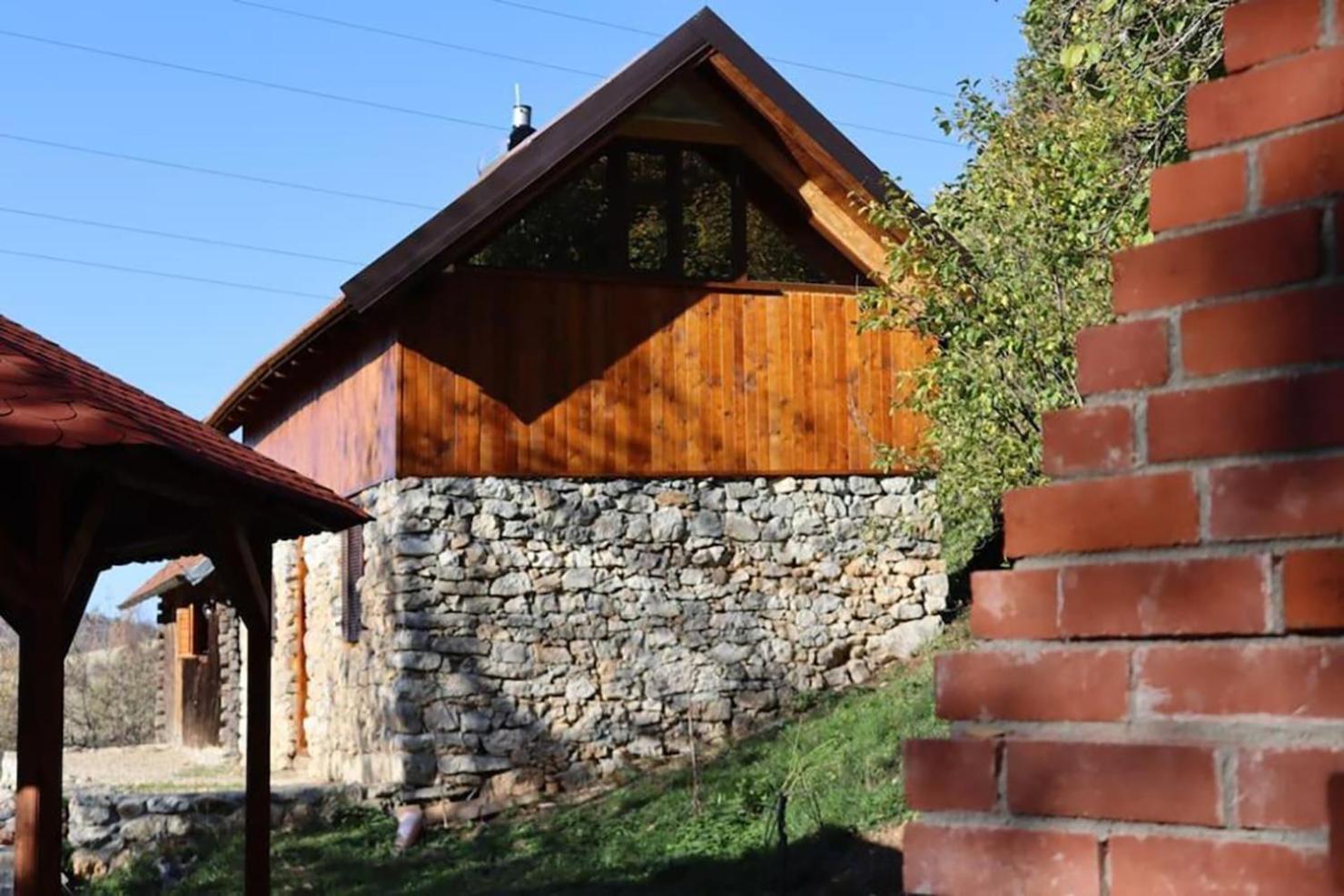 Salas U Bregu In Cheile Carasului Crasova Luaran gambar
