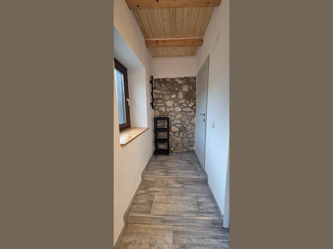 Salas U Bregu In Cheile Carasului Crasova Luaran gambar